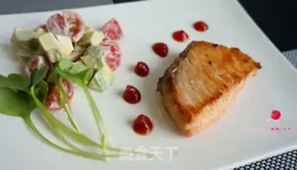 Make Fried salmon and butter and salad step 11
