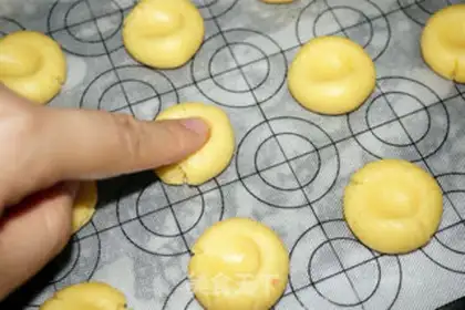 Make Cream-cracker step 5