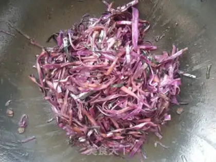 Make Crushed rolls of purple kale step 10