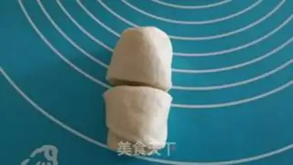 Make Rose bread step 4