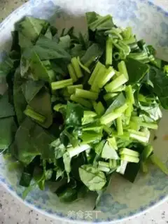 Make Tomato spinach soup step 1