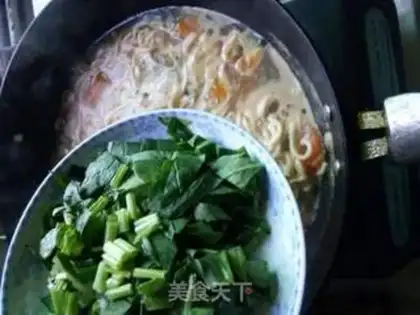 Make Tomato spinach soup step 8