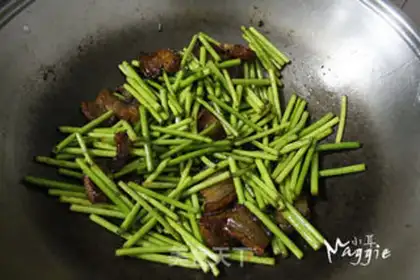 Make Roast and garlic step 7