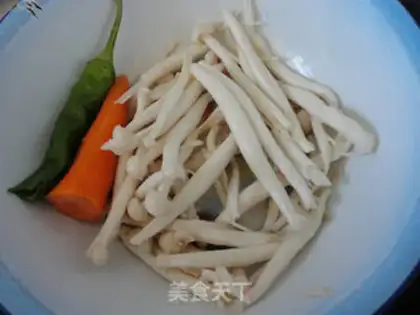 Make Chicken-legged mushroom fried meat step 0