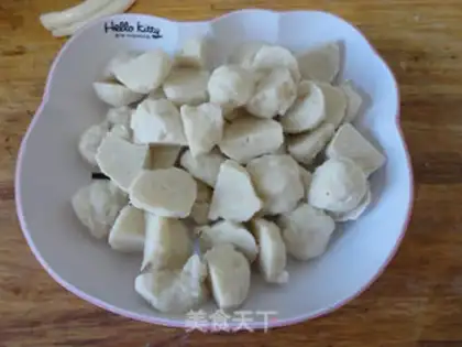 Make Seafood sauce fried fishballs step 1