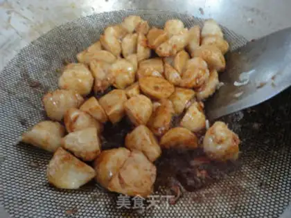 Make Seafood sauce fried fishballs step 5