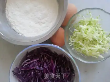 Make Crushed rolls of purple kale step 0