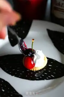 Make Cherry cream cake step 4