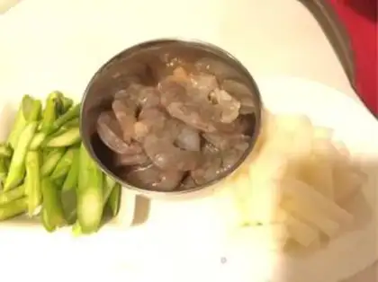 Make Shrimp sprouts step 1