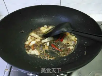 Make A dry pot of tea and mushrooms step 6