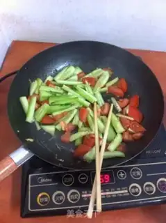 Make Cucumber tomato noodles step 7