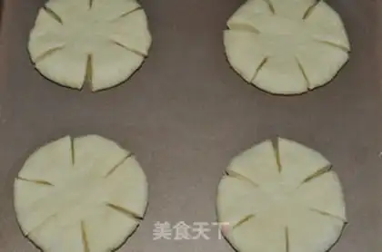 Make ♪ Red potato flower bread ♪ step 7