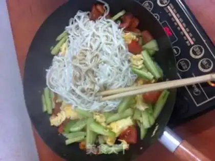 Make Cucumber tomato noodles step 8