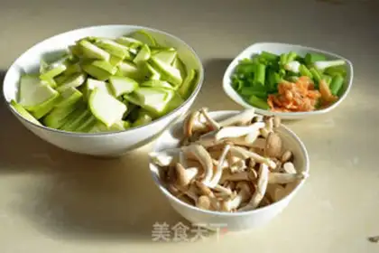 Make Crab-flavored mushrooms step 0