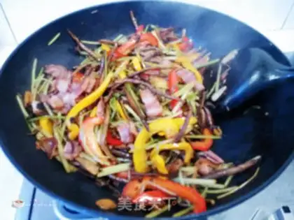 Make A dry pot of tea and mushrooms step 9