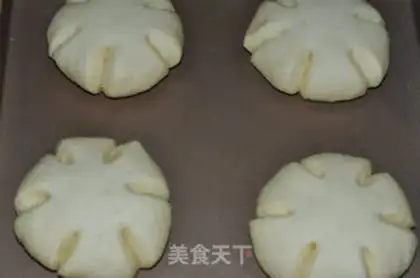 Make ♪ Red potato flower bread ♪ step 8