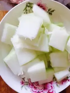 Make Shrimp peeled melons step 0