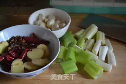 Make Spicy lobster step 1