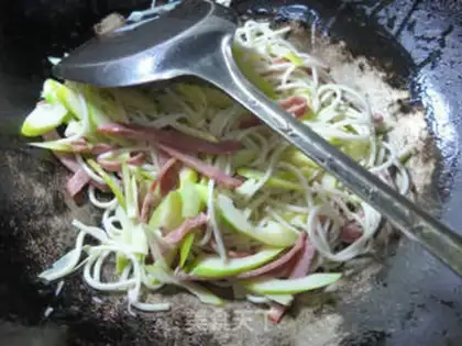 Make Ham thundered noodles step 6