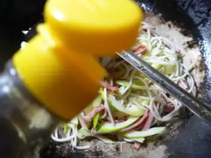 Make Ham thundered noodles step 7