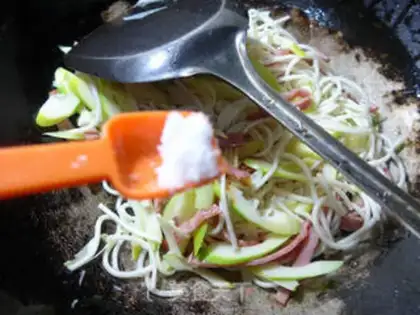Make Ham thundered noodles step 8