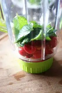 Make Cherry cocktails step 1
