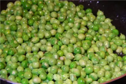 Make Sweet pea fried meat step 2