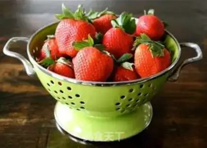 Make Strawberry cake step 0