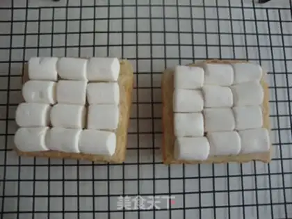 Make Cotton candy toast step 1