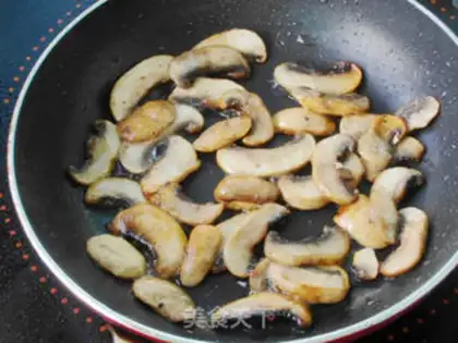 Make Cheese-cheese fried eggs step 4