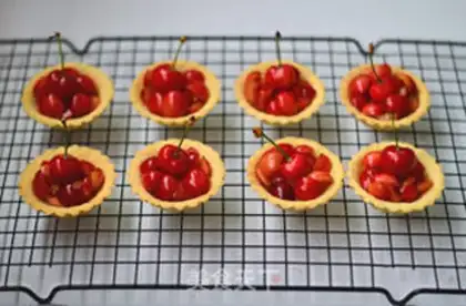 Make The honey cherry tower step 17