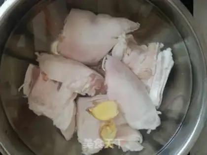Make Peanut pig feet step 2