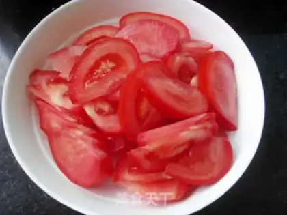 Make Tomatoes and eggs step 1