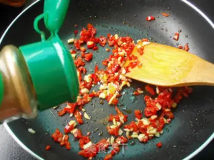Make Tomatoes and eggs step 4