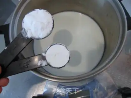 Make Rose ice cream step 0