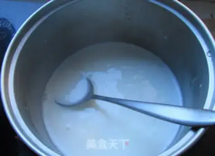 Make Rose ice cream step 1