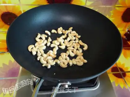 Make Pippi cashew chicken step 3