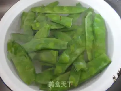 Make Pork ears, bean horns step 1