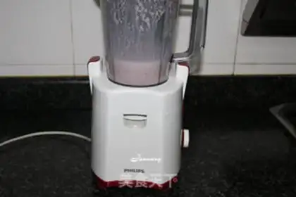 Make Cherry shakes step 2