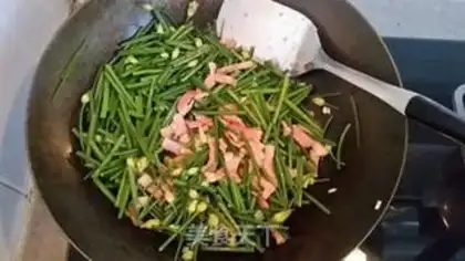 Make Bacon fried moss step 3
