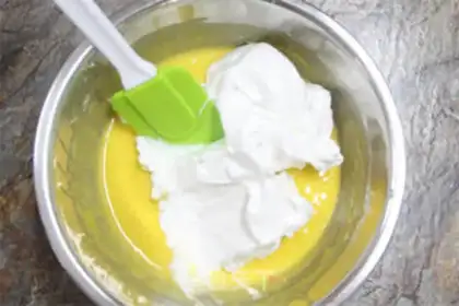 Make Yogurt chili cake step 4