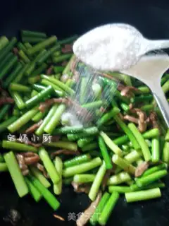 Make Garlic fried meat step 7