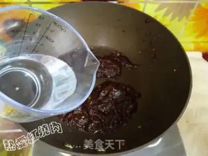Make Eggs, fried sauce, spinach noodles step 11