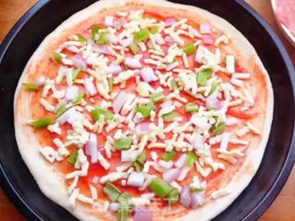 Make Delicious Mexican pizza step 8