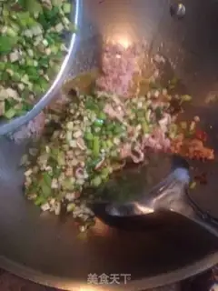Make Yangzhou fried rice step 9