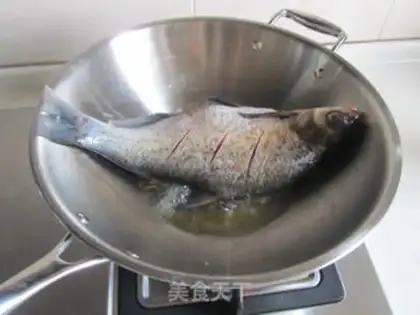 Make Bean petals burn the fish step 3