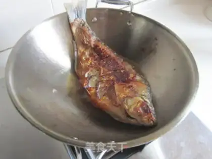 Make Bean petals burn the fish step 4
