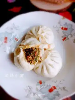 Make Little cabbage pork buns step 25