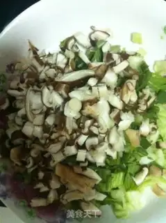 Make Vegetable green mushroom buns step 1