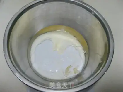 Make Coconut chime cake step 3